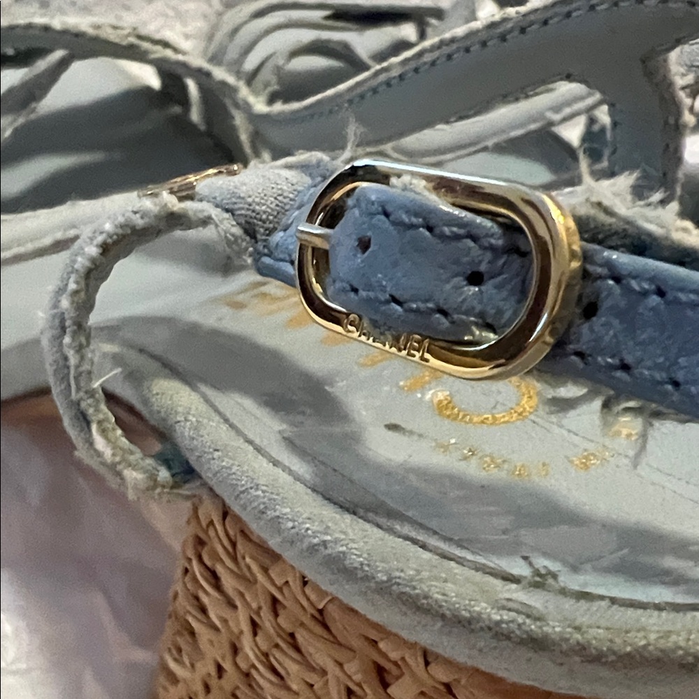 CHANEL Blue Slingback Sandals with Gold-Tone Details - Picture 15 of 16